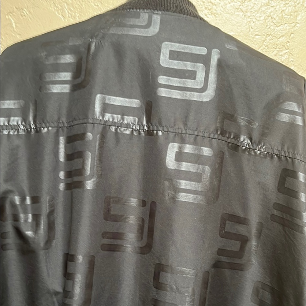 Stylish Black Jacket - image 5